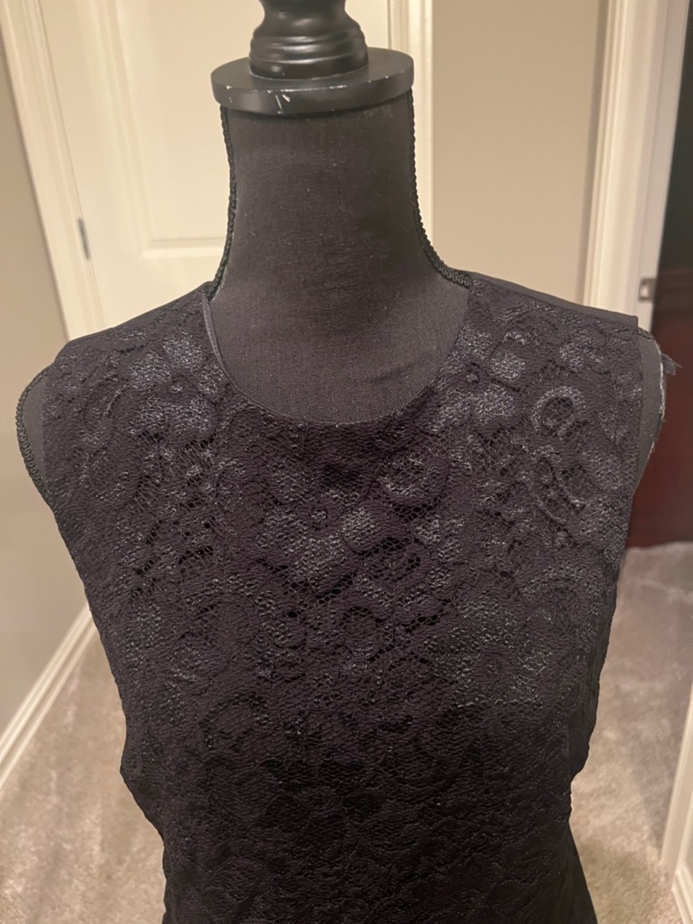 Elegant Black Lace Maxi Dress - Picture 5 of 11